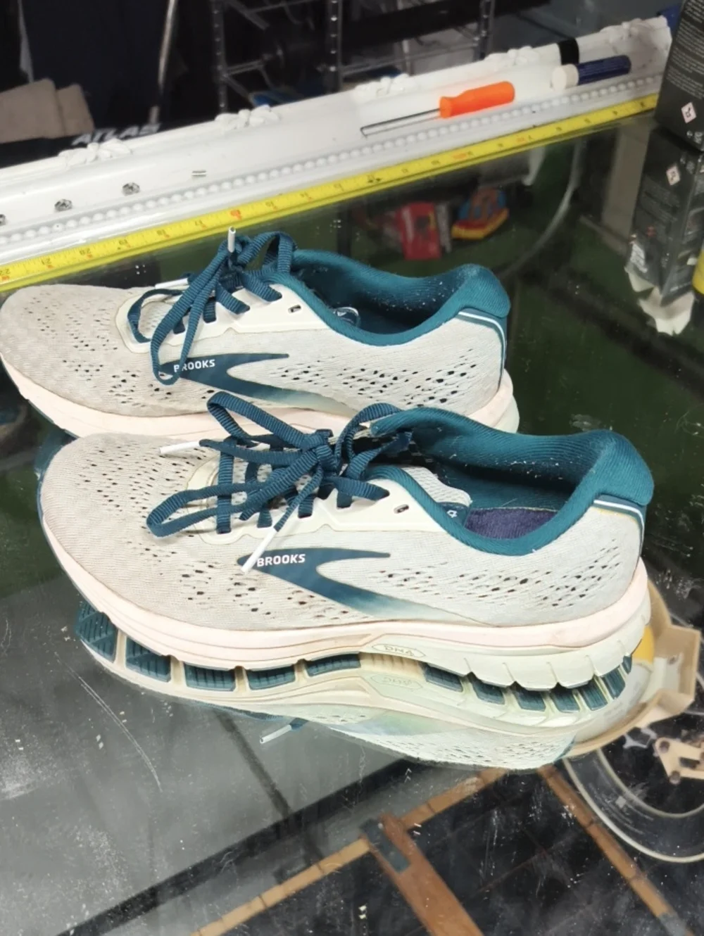 Brooks Women's 7 Anthem 4 Teal and White Mesh Running Sneakers